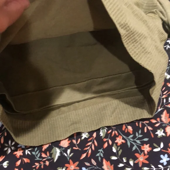 Lulu🍋 Ebb to Street Long Sleeve Bronze Green size 6 - Picture 8 of 13